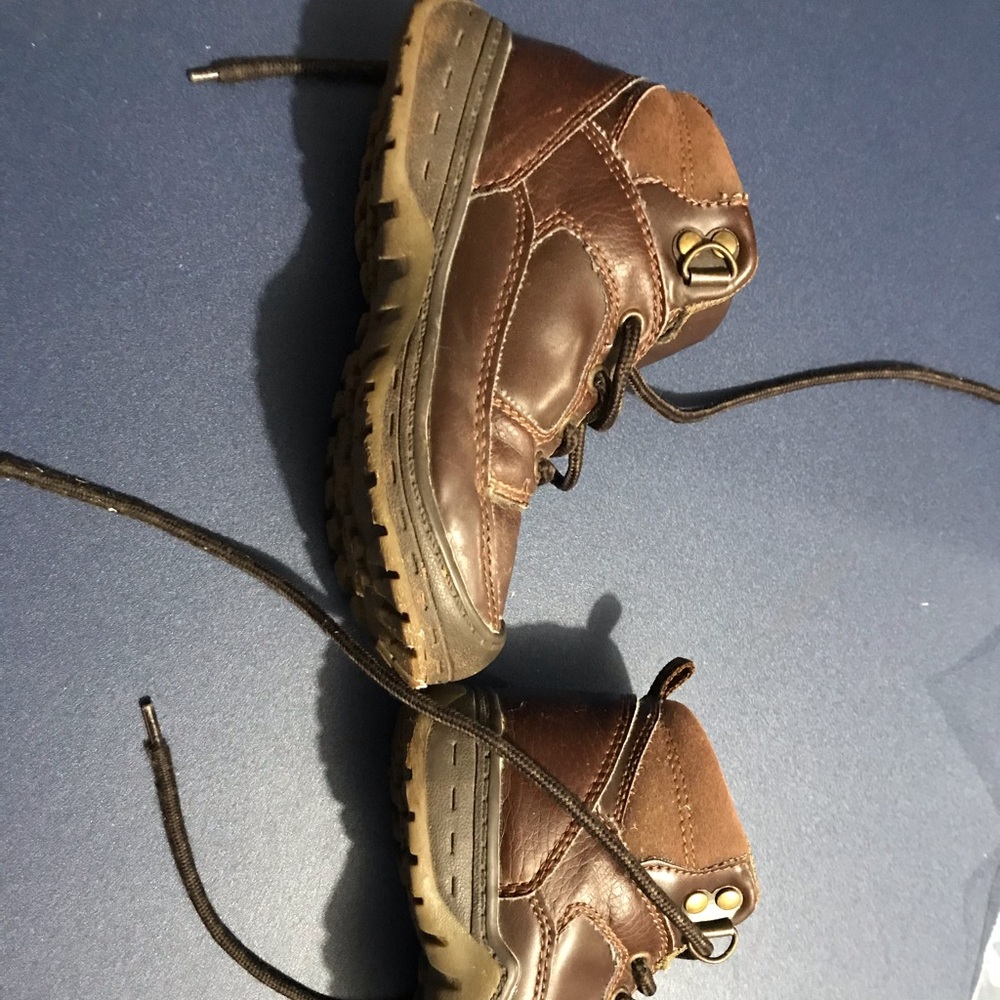 Boys OshKosh Boots - Picture 2 of 7